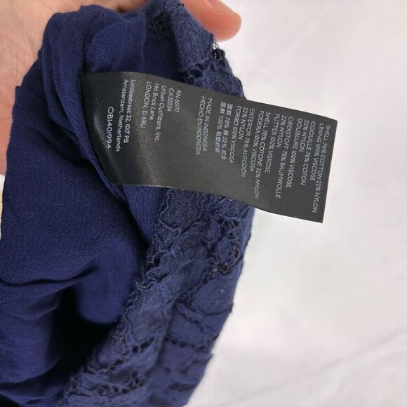 Free People Blue Eyelet Floral Pull On Bootcut Pants Size Medium - Picture 11 of 11